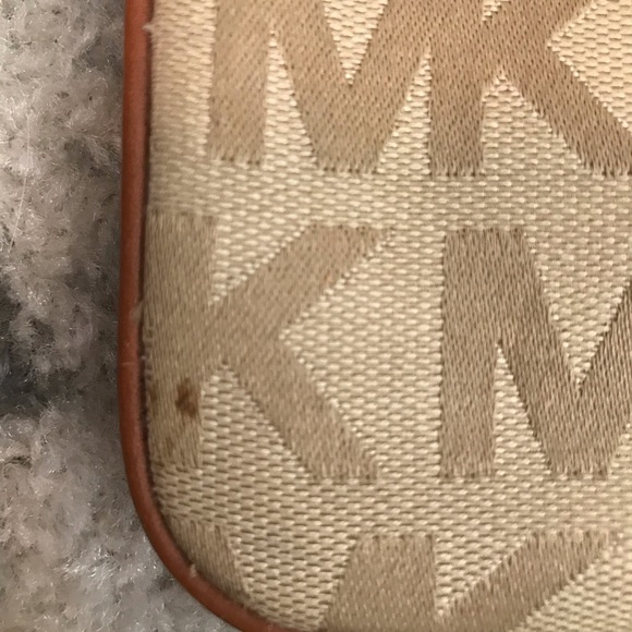 Michael Kors Wristlet - Picture 3 of 5